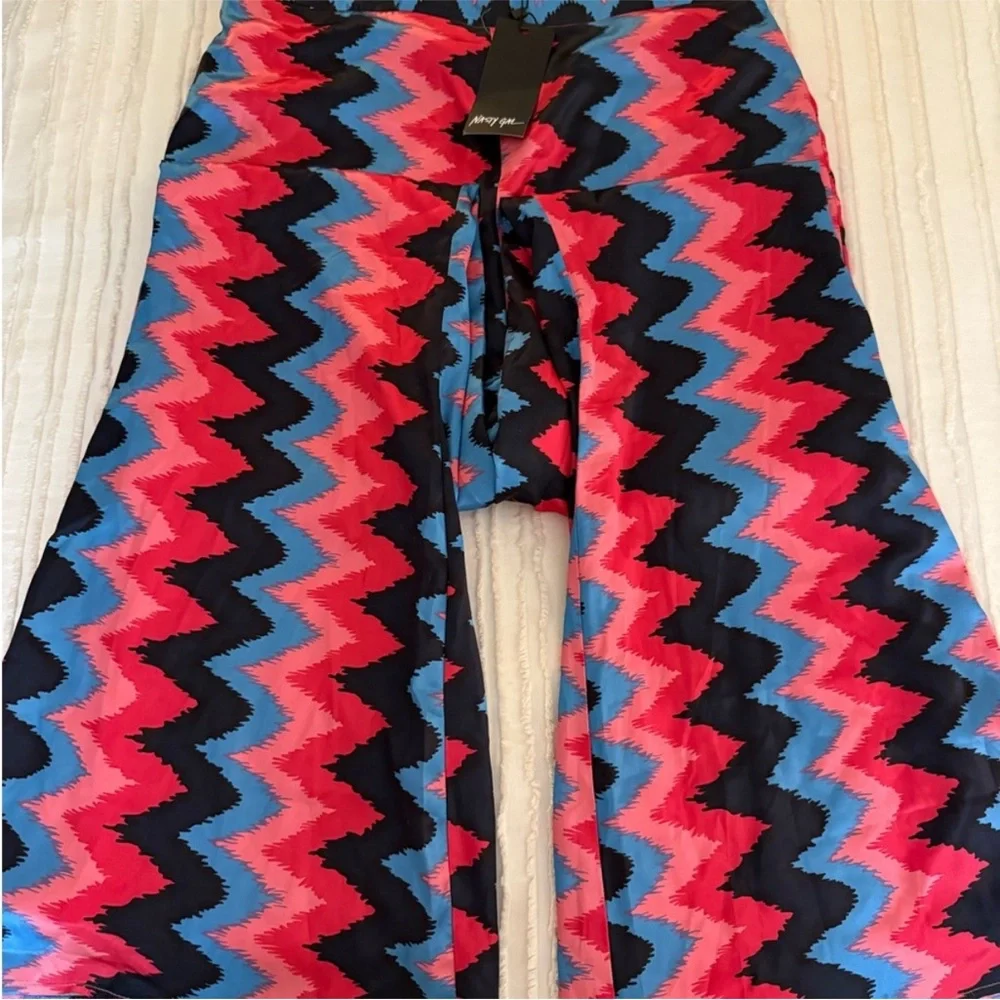 Nasty Gal Zig Zag Print Woven Flare Pants US Size 6 UK 10 Pink Blue Black Retro - Picture 5 of 11